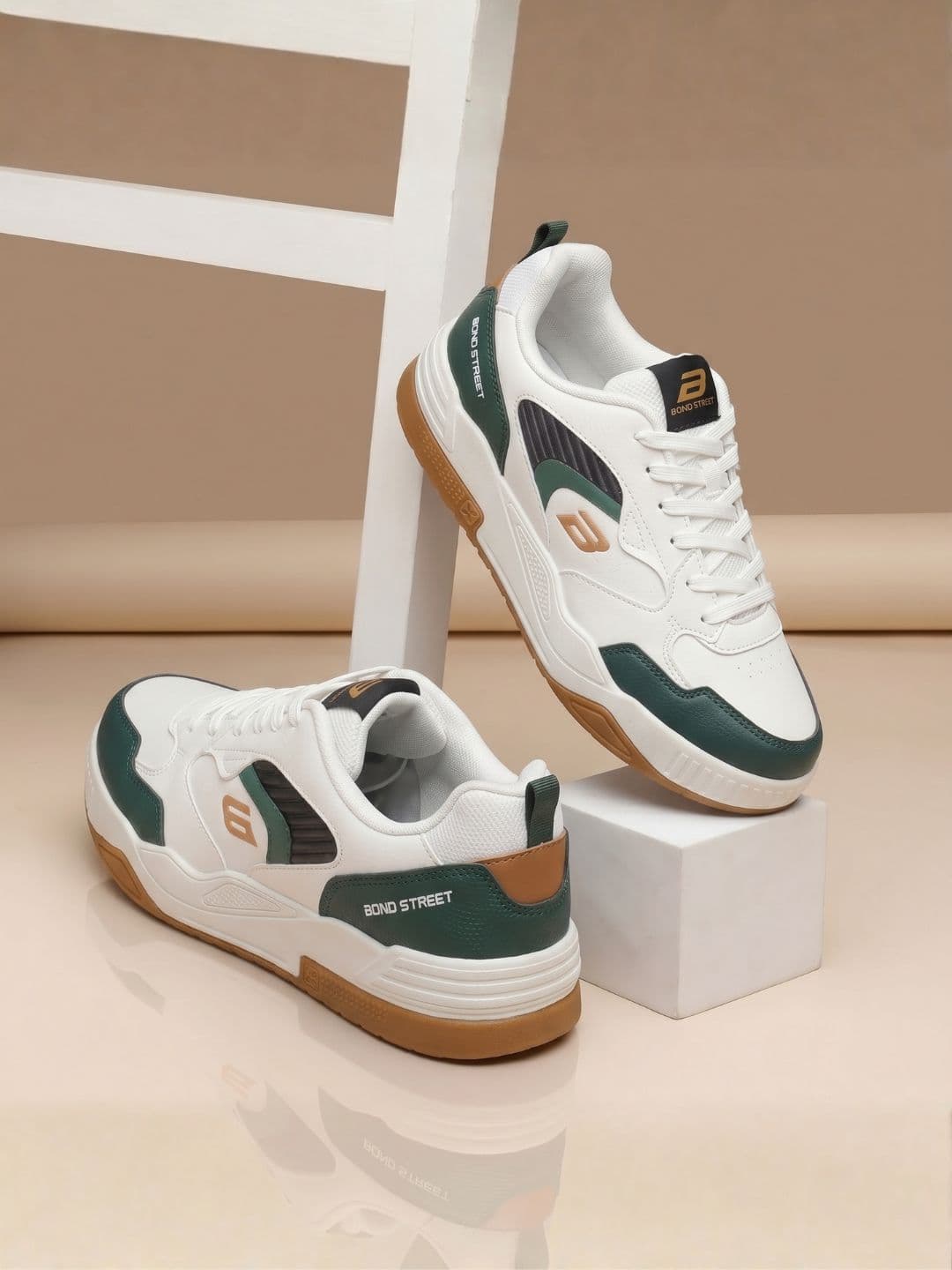 Bond Street By Red Tape Men Colourblocked Sneakers - view 1