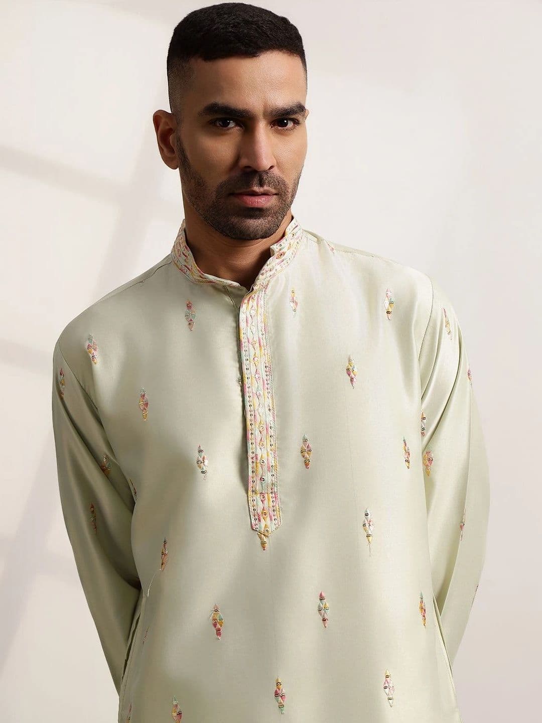 SOJANYA Men Embroidered Thread Work Kurta - view 1