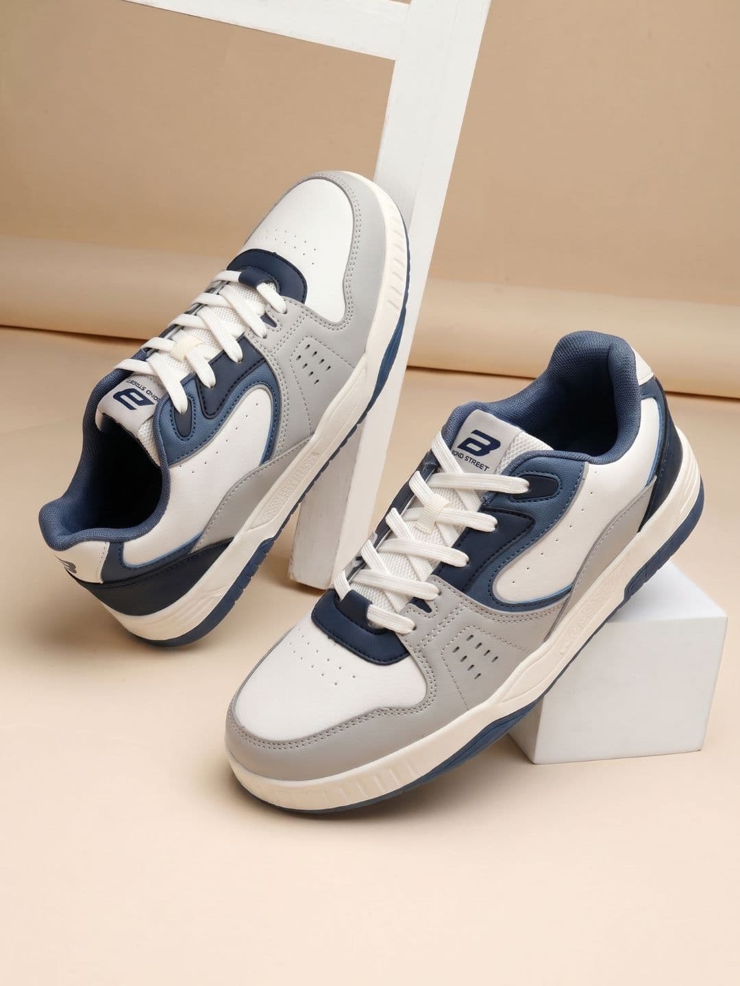 Bond Street By Red Tape Men Colourblocked Round Toe Lace-Ups Sneakers - view 1