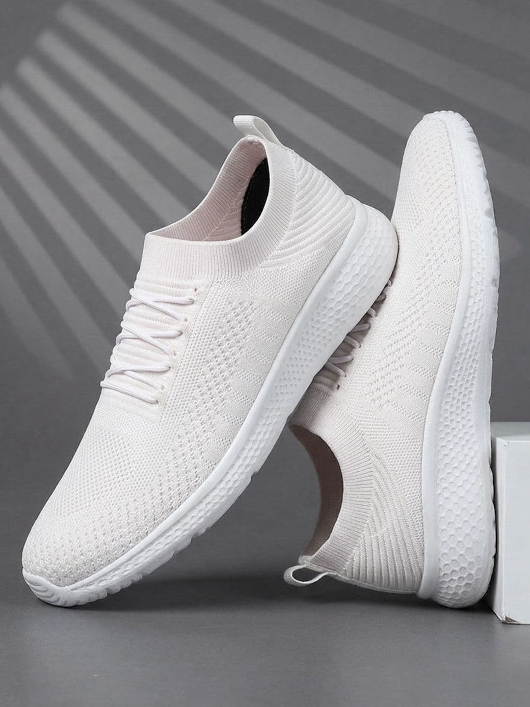 HRX by Hrithik Roshan Men Textured Sneakers - view 1