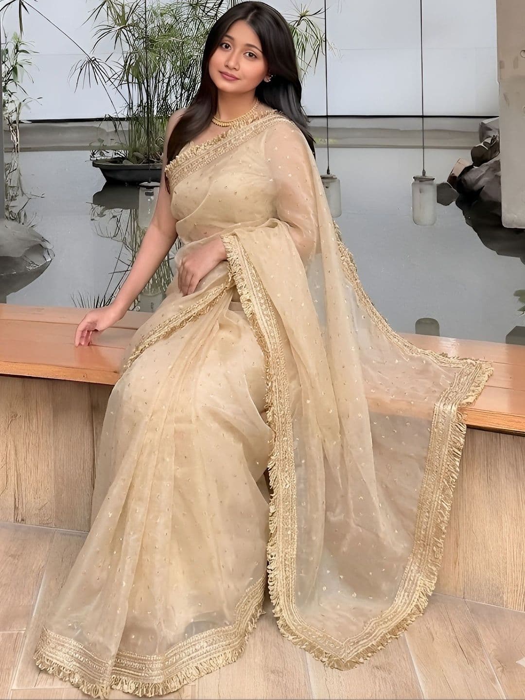 M DINESH & CO Silk Blend Banarasi Saree - view 1
