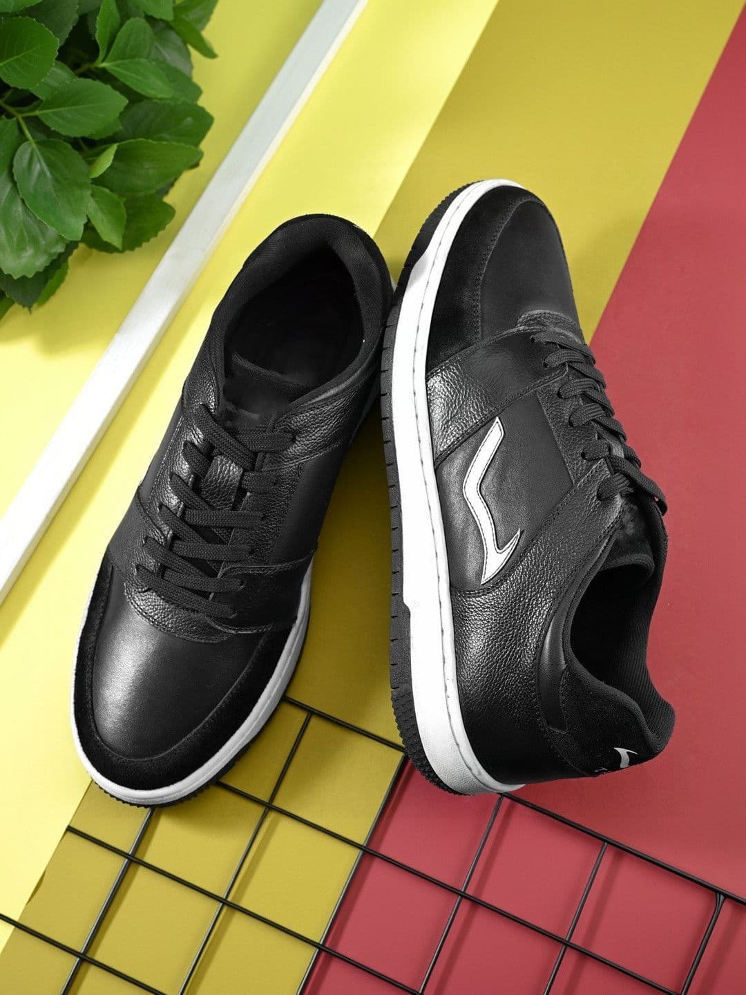 "The Roadster Lifestyle Co." Men Round Toe Sneakers Casual Shoes - view 1
