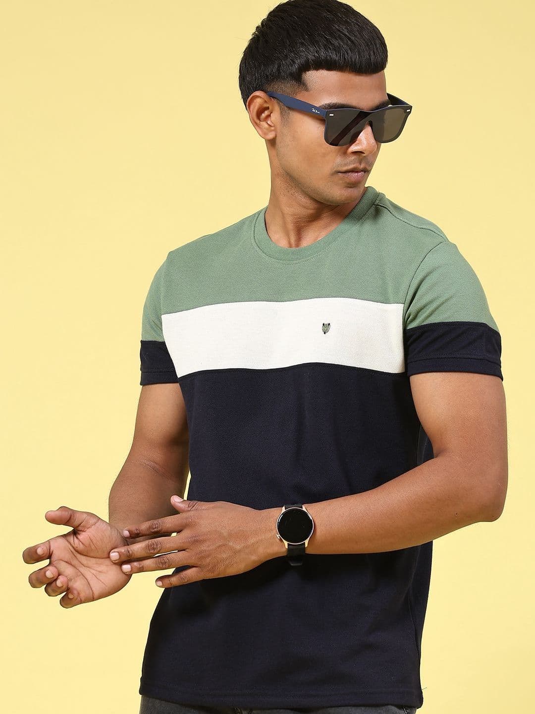 V-Mart Men Colourblocked Slim Fit T-shirt - view 1