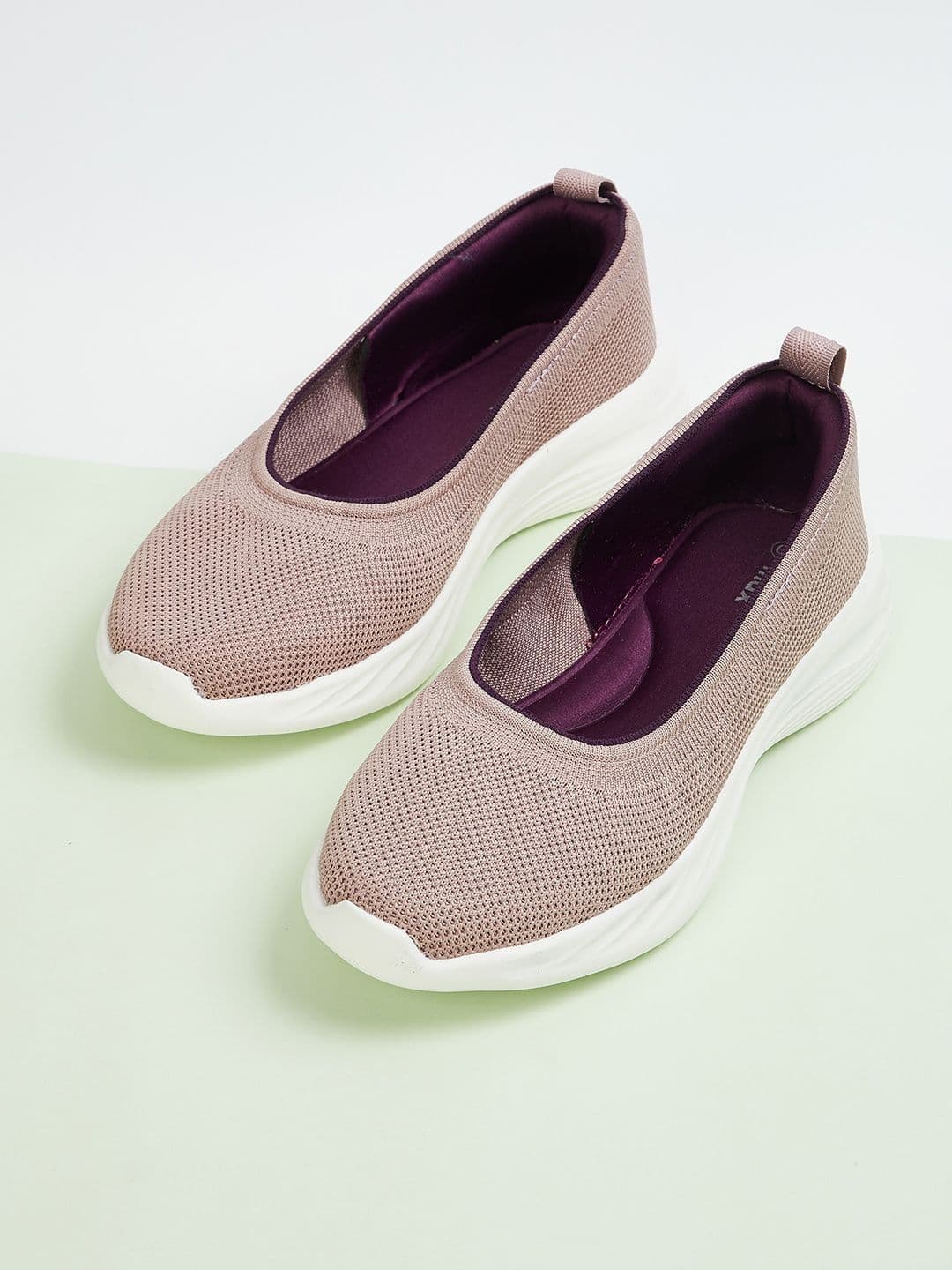 max Women Running Shoes - view 1