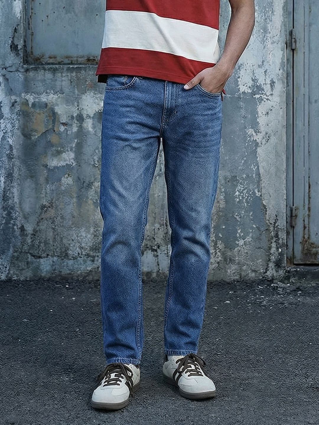 The Roadster Lifestyle Co. Men Pure Cotton Relaxed Fit Light Fade Jeans - view 1