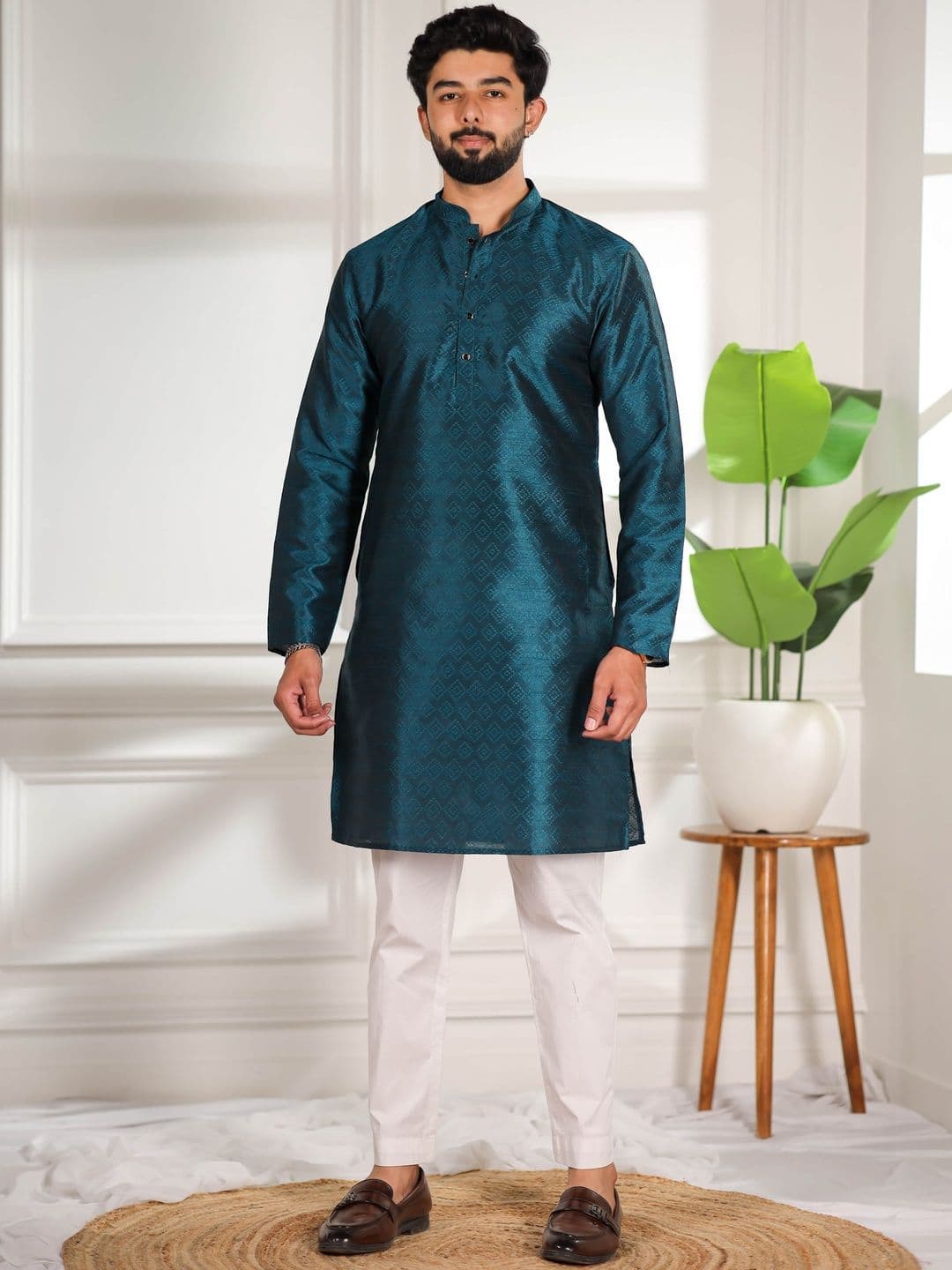 Koshin Men Ethnic Motifs Woven Design Mandarin Collar Straight Kurtas - view 1