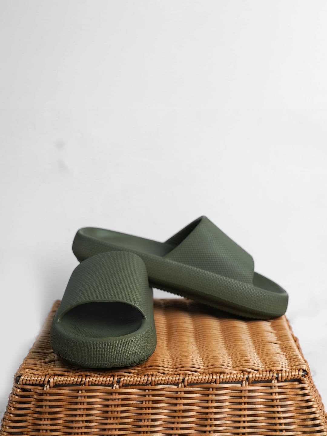 The Roadster Lifestyle Co Men Sliders Flip Flops - view 1