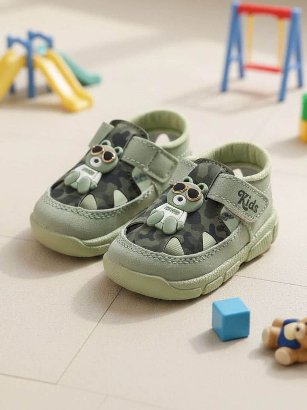 FootStation Boys Comfort Sandals - view 1