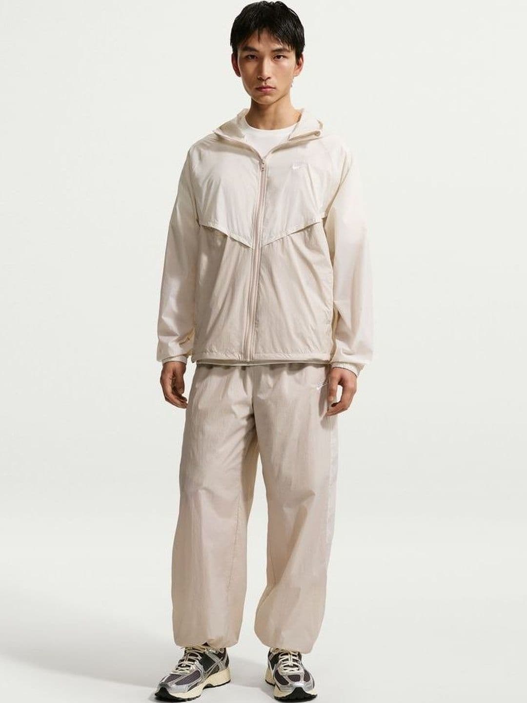 Nike Windrunner Men's Unlined Full-Zip UV Jacket - view 1
