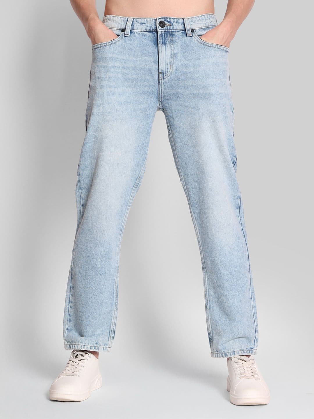 Bene Kleed Men Relaxed Fit Mid-Rise Clean Look Light Fade Cotton Jeans - view 1