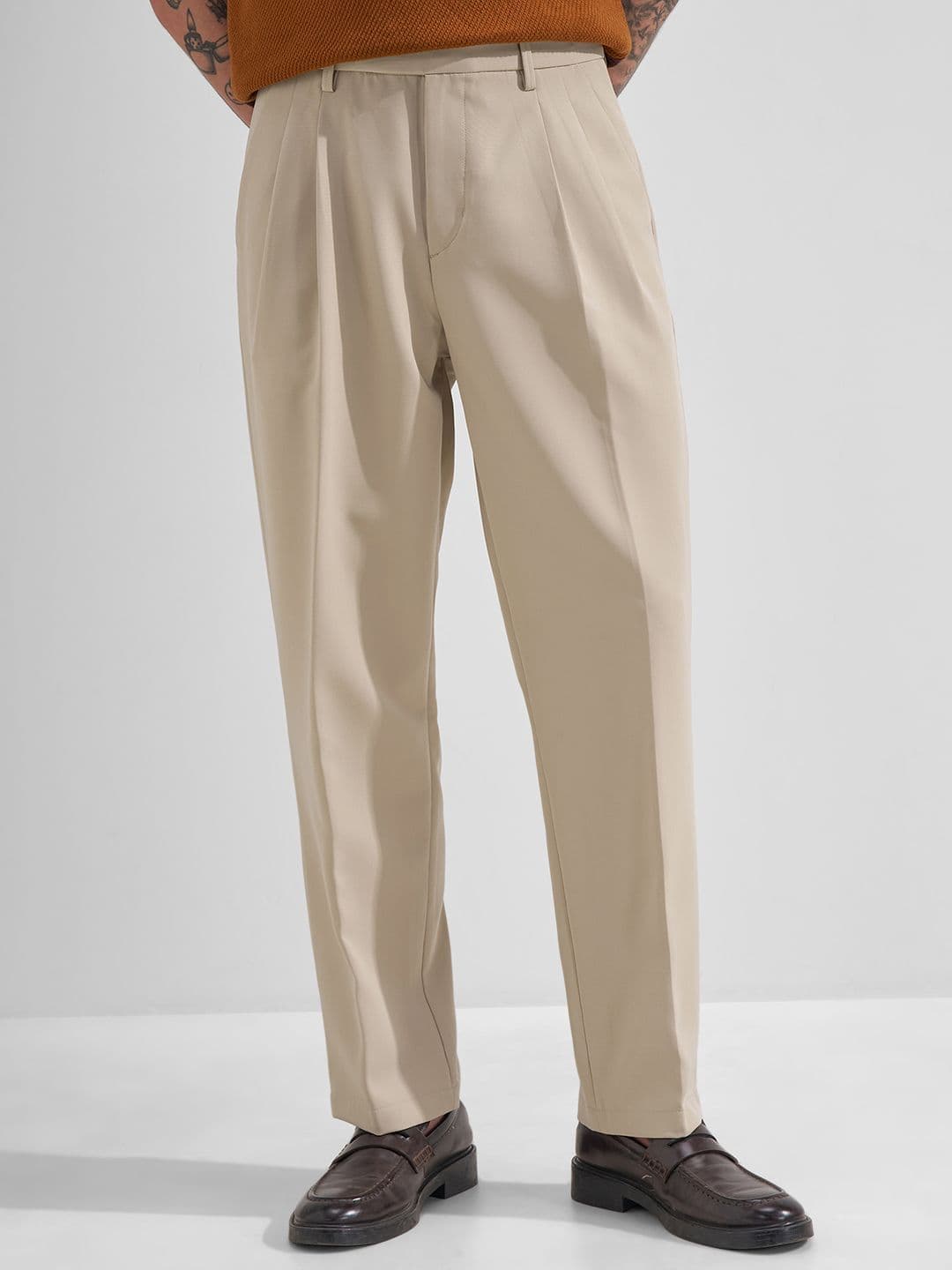 HIGHLANDER Men Beige Solid Pleated Tapered Fit Trouser - view 1