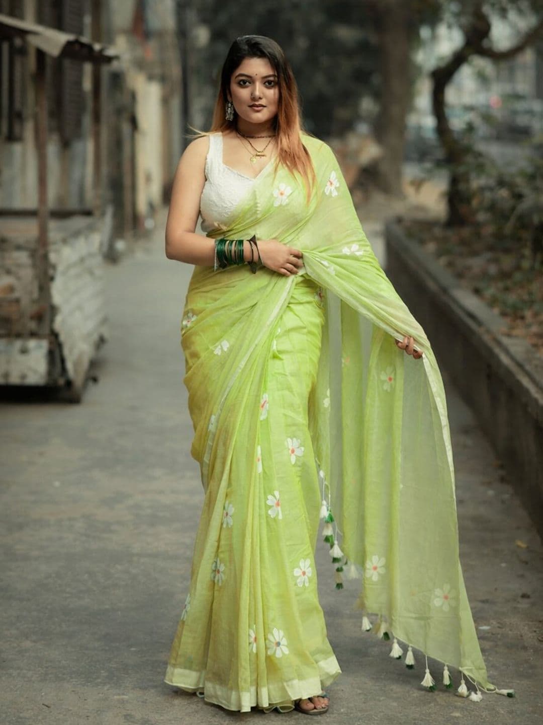 Mitera Floral Pure Cotton Handloom Saree - view 1