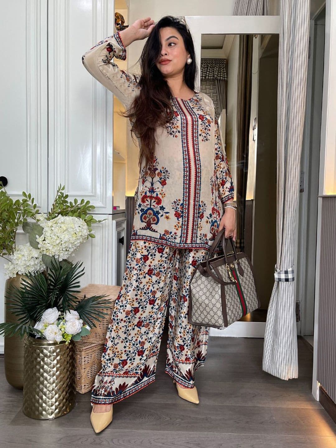 Aaghnya Women's Cream Rayon Blend Printed Straight Kurta With Trousers - view 1