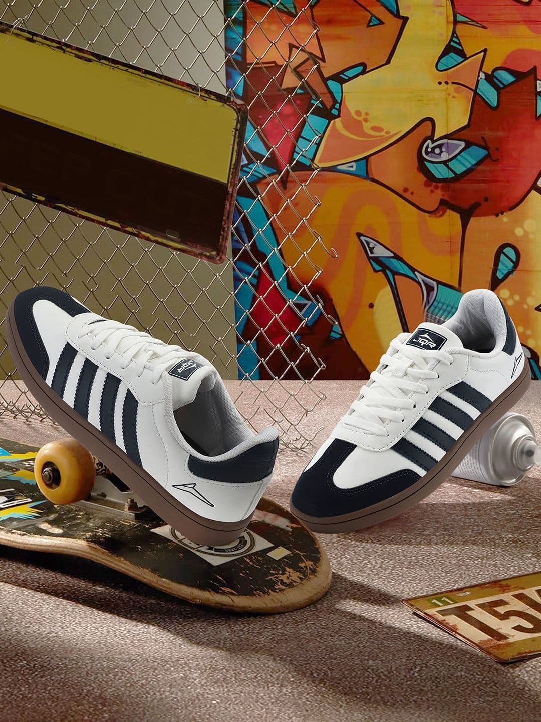 JQR MARCO POLO Men White and Blue Colourblocked Striped Sneakers - view 1