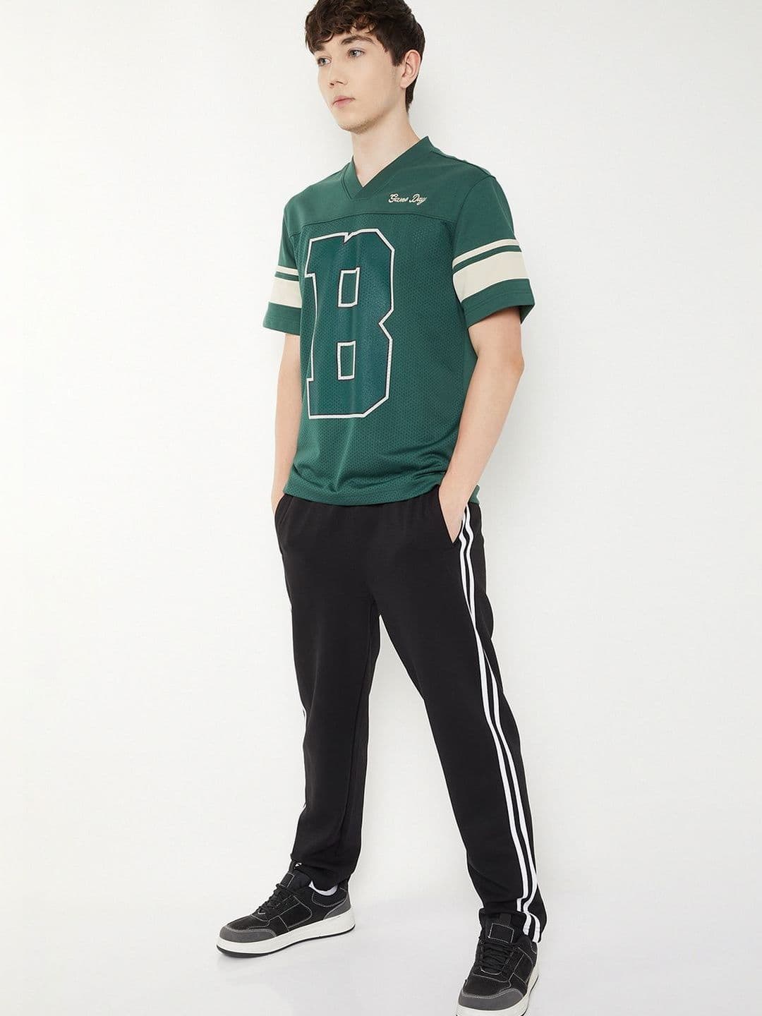 max Men Printed V-Neck T-shirt - view 1
