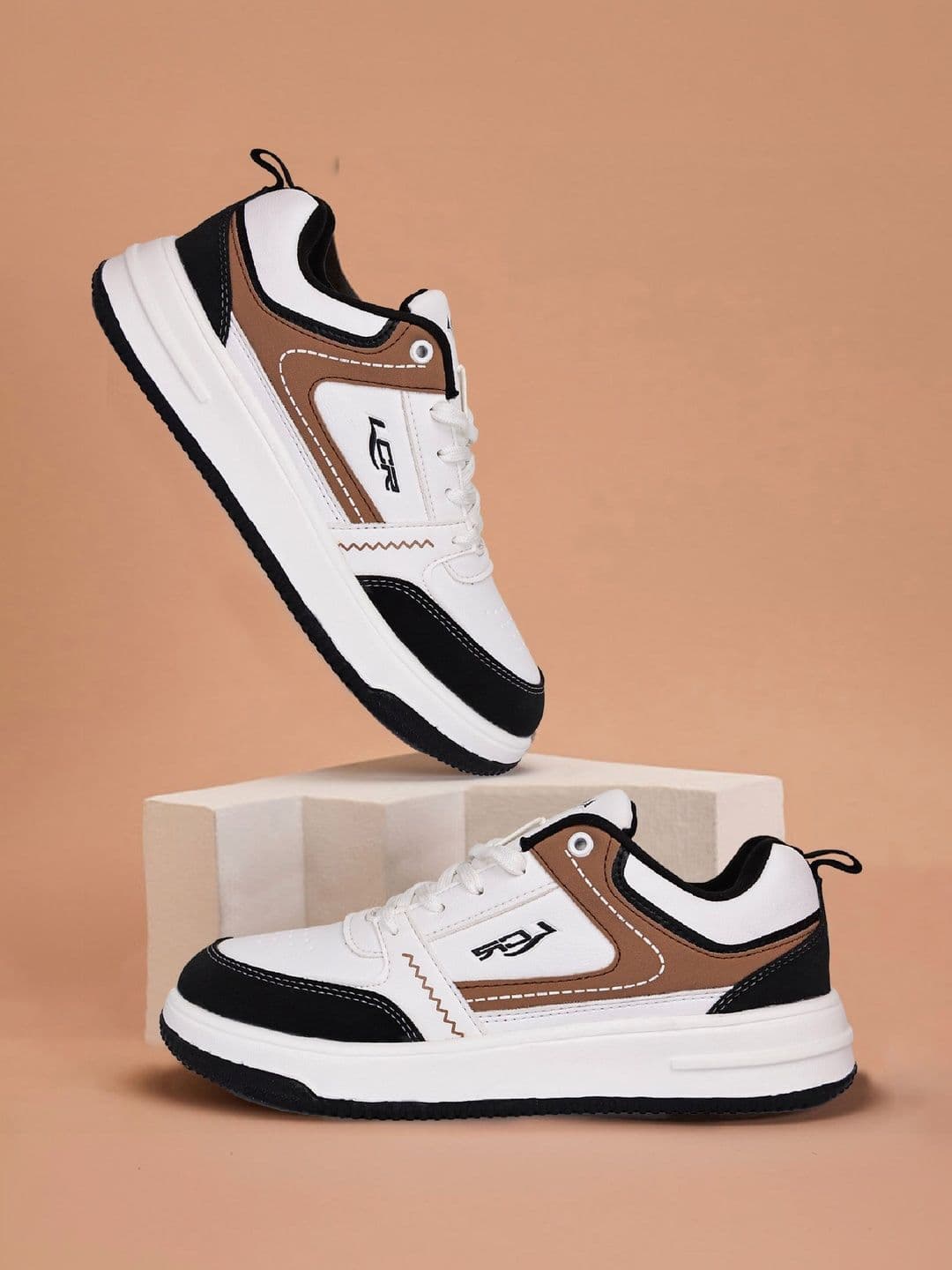 Lancer Men Colourblocked Sneakers - view 1
