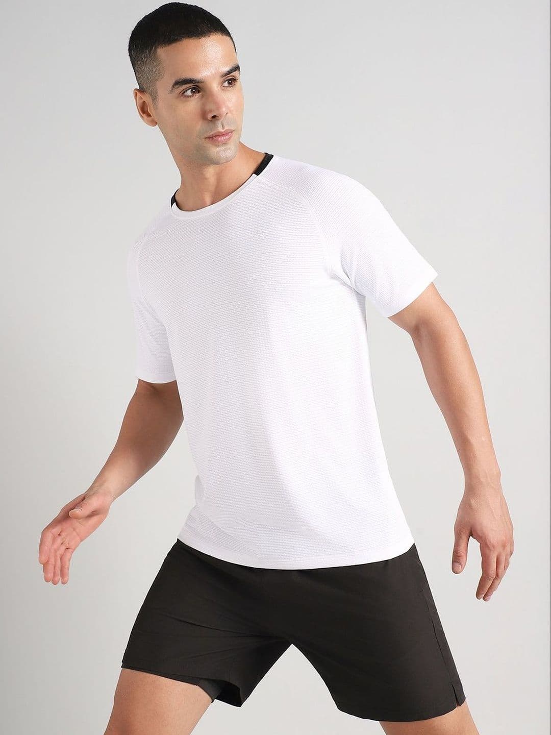 CULT Men Off White Ultra Runner'S Technical Knit T-Shirt - view 1