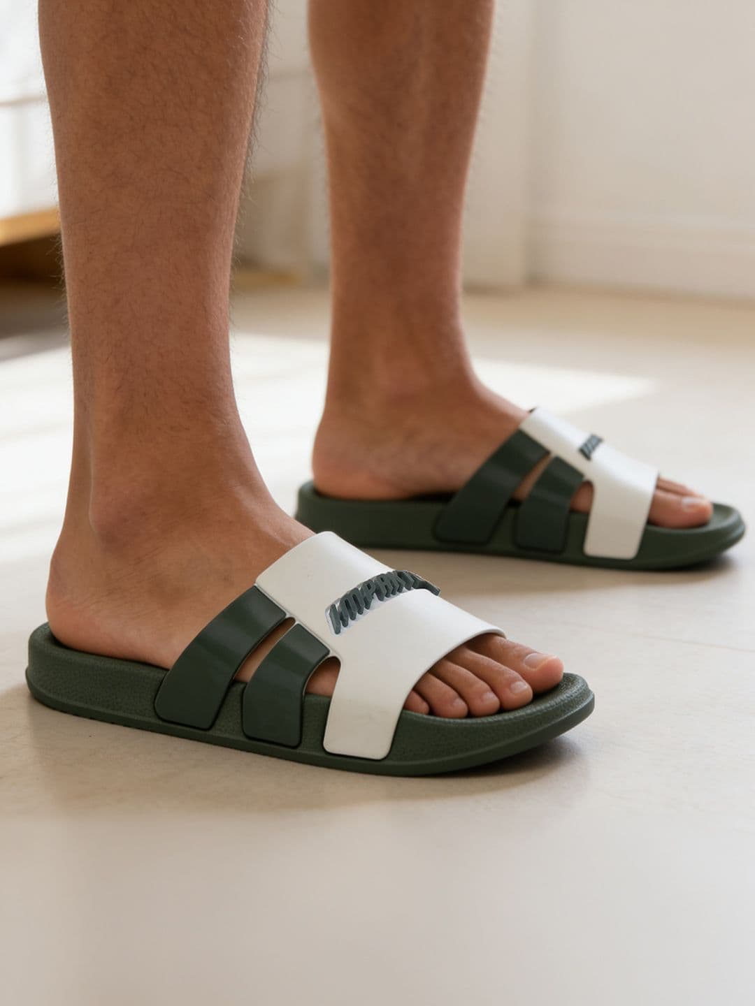 IMPAKTO Men Sleek Shift Comfortable Lightweight Flipflops - view 1