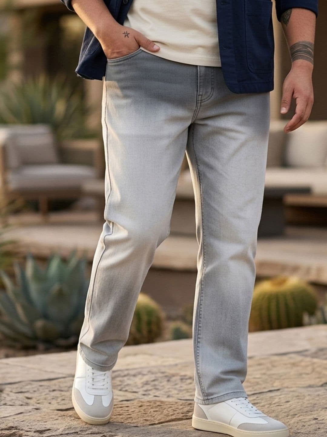 Urbano Plus Men Light Grey Straight Fit Heavy Washed Faded Denim Stretchable Jeans - view 1