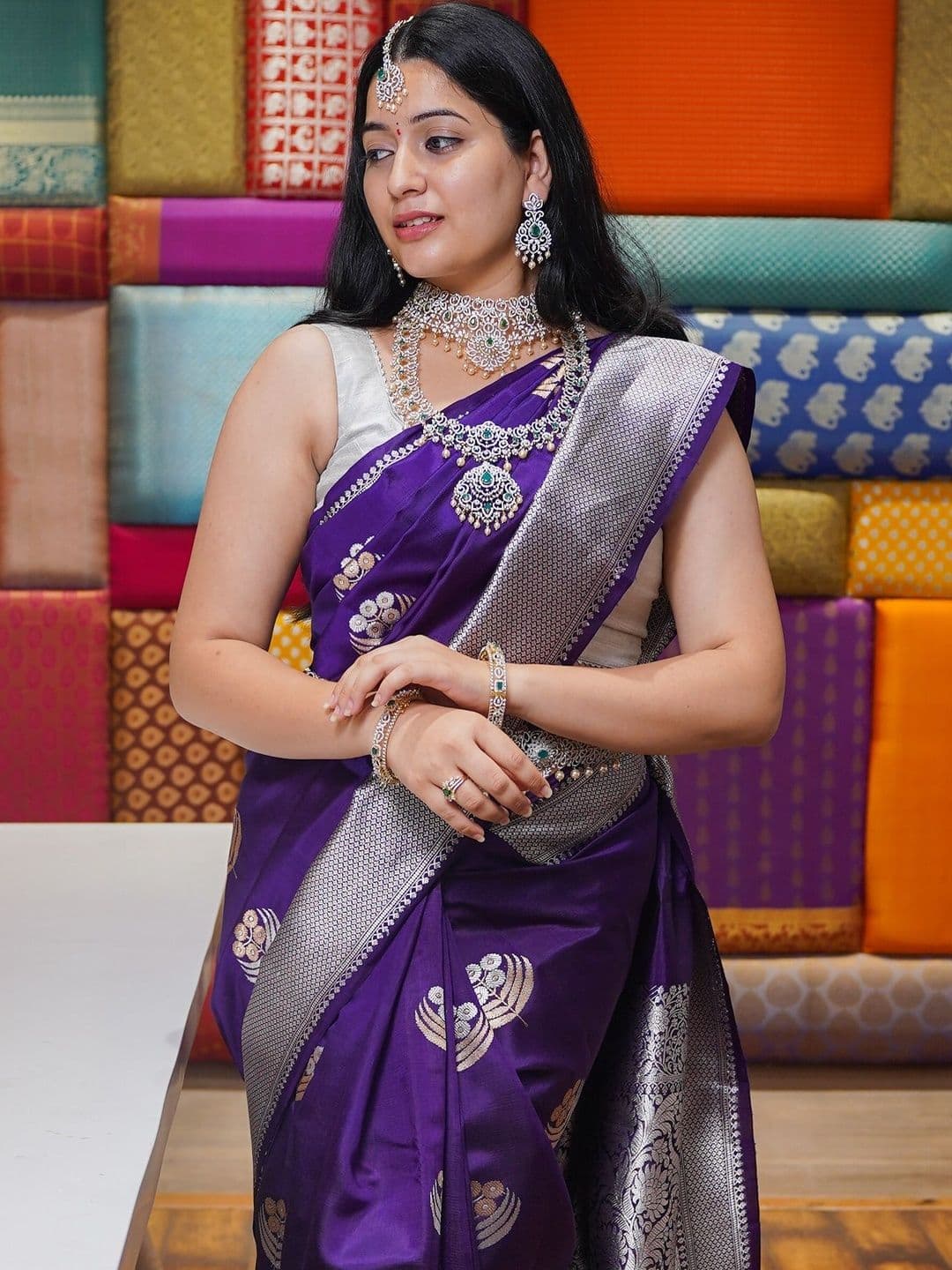 AVANTIKA FASHION Woven Design Zari Art Silk Banarasi Saree - view 1