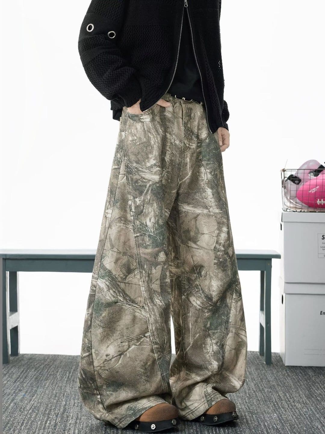 Suo Men Wide Leg Mid-Rise Printed Jeans - view 1