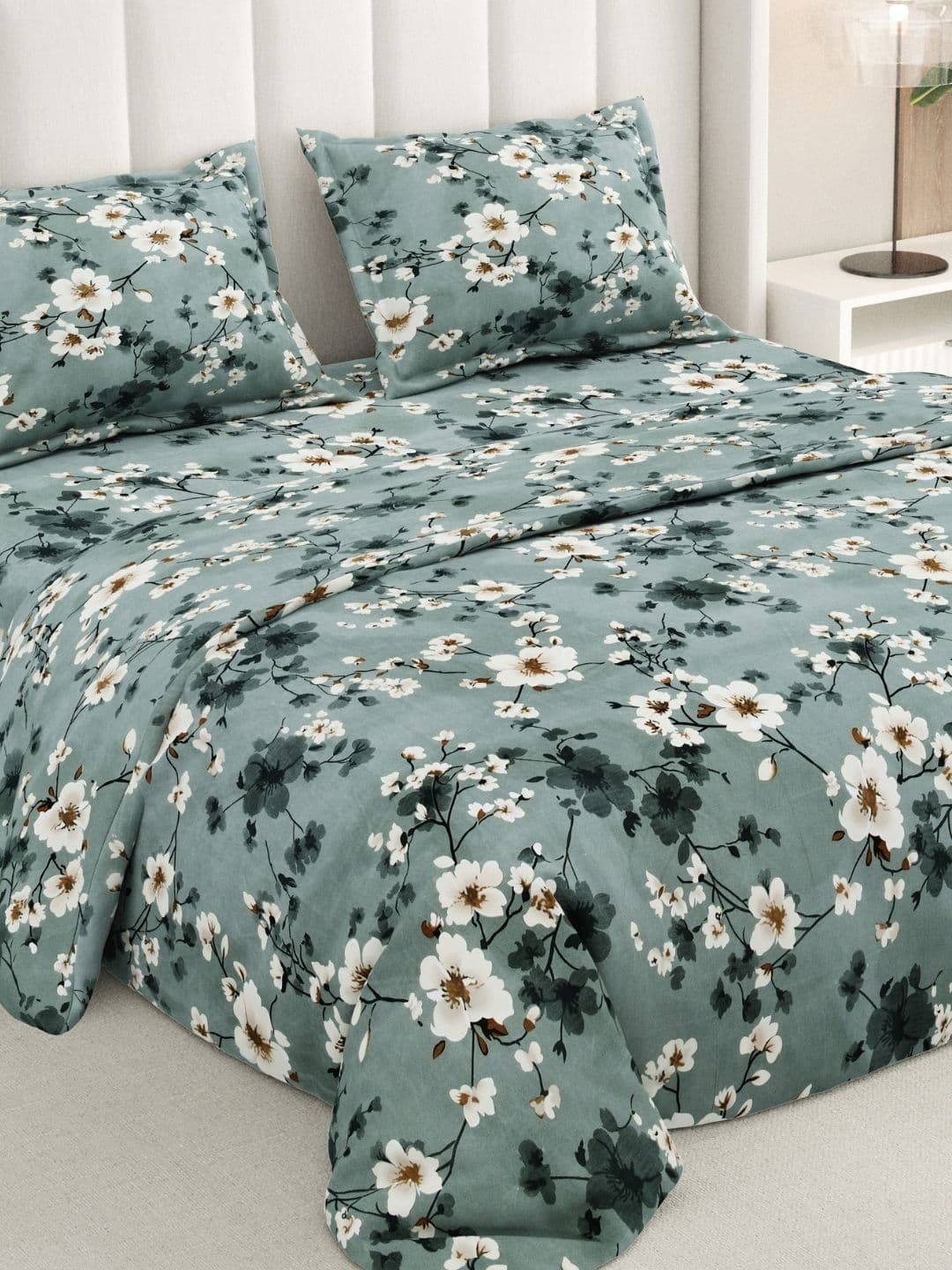RIVERMOOR Green Floral 200 TC Bedsheet with 2 Pillow Covers - view 1