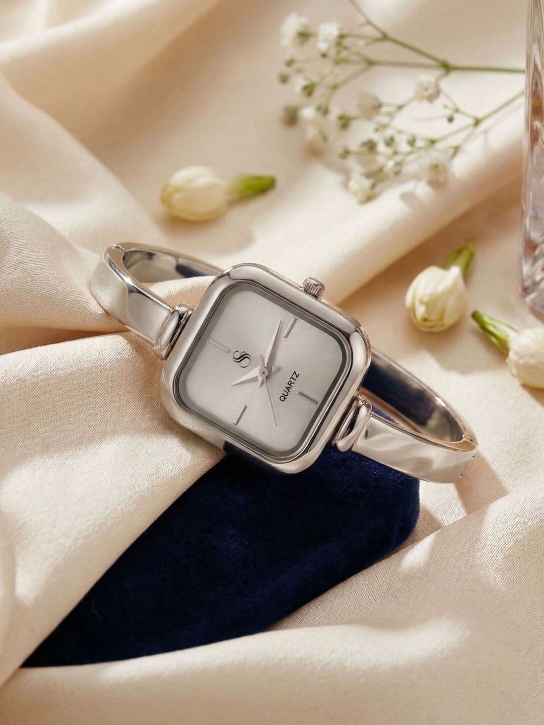 Shocknshop Women Dial & Bracelet Style Straps Analogue Watch WCH181Silver - view 1