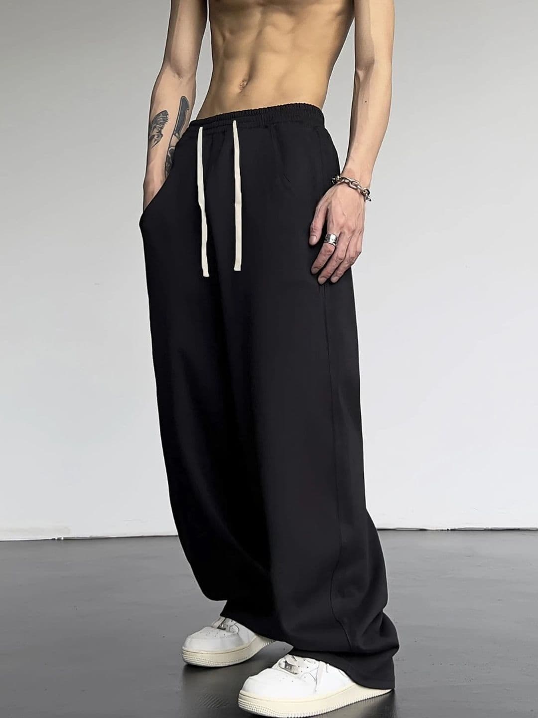 Netclick Men Loose Fit High-Rise Trousers - view 1