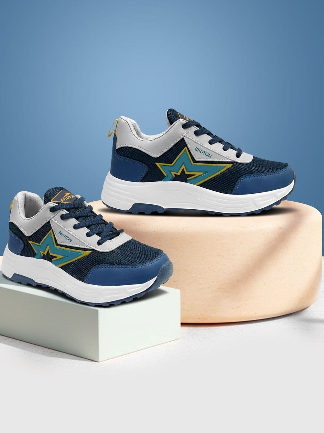 Bruton Men Mesh Running Non-Marking Shoes - view 1