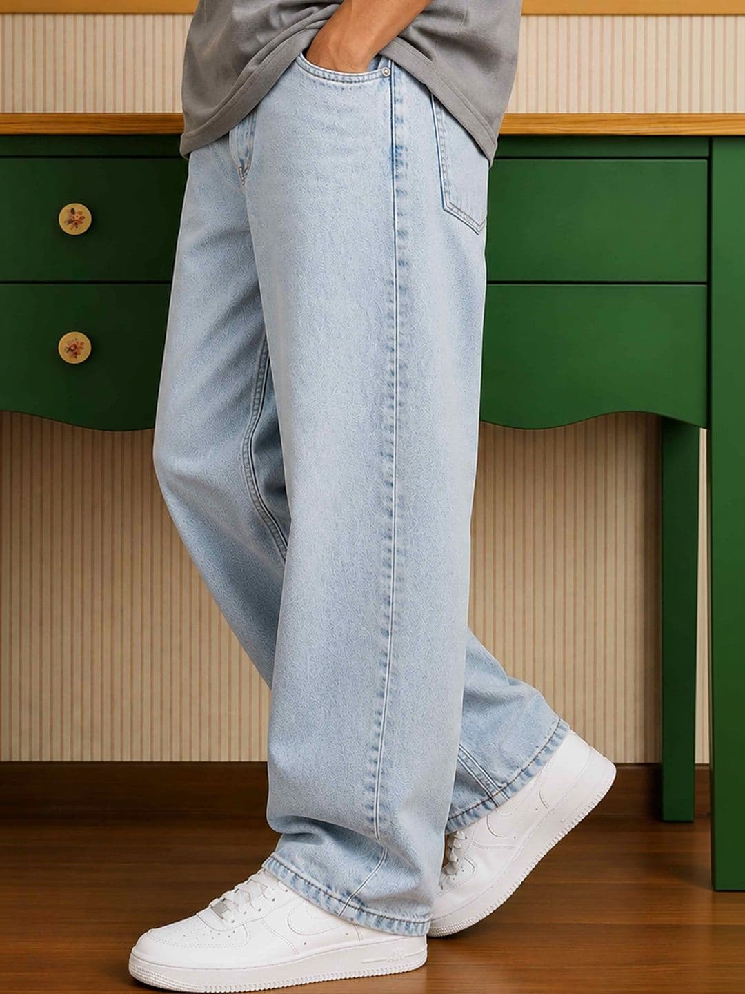 Roadster Men Comfort Relaxed Fit Mid-Rise Light Fade Jeans - view 1