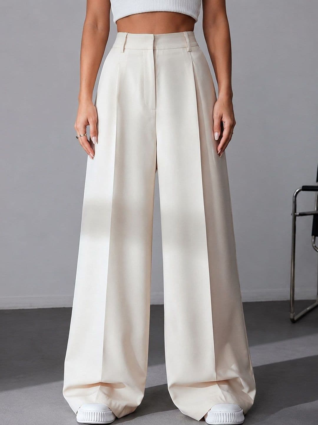 KASHIAN Women Relaxed High-Rise Pleated Trousers - view 1