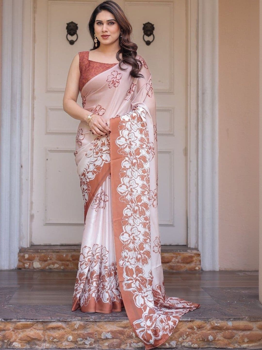 RAAS SHREE Floral Pure Georgette Handloom Saree - view 1