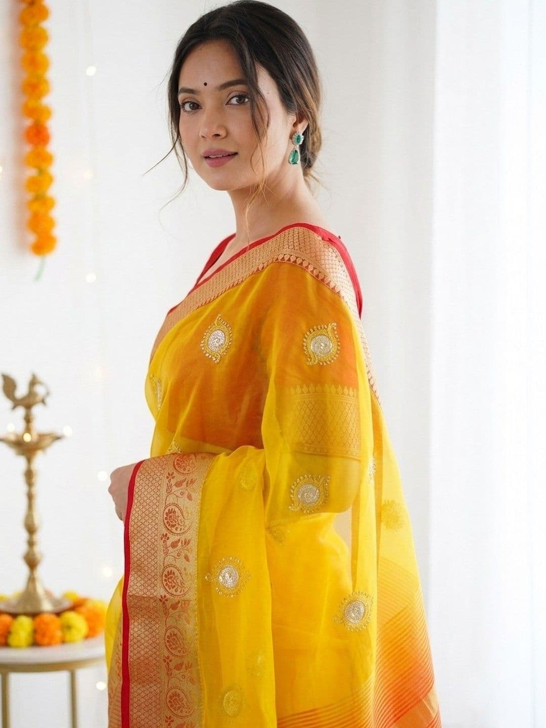 Sangria Ethnic Motifs Zari Silk Blend Handloom Banarasi Saree - view 1