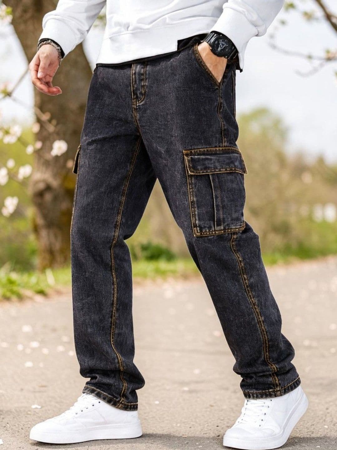 DENIMLOOK Men Relaxed Fit Mid-Rise Light Fade Jeans - view 1