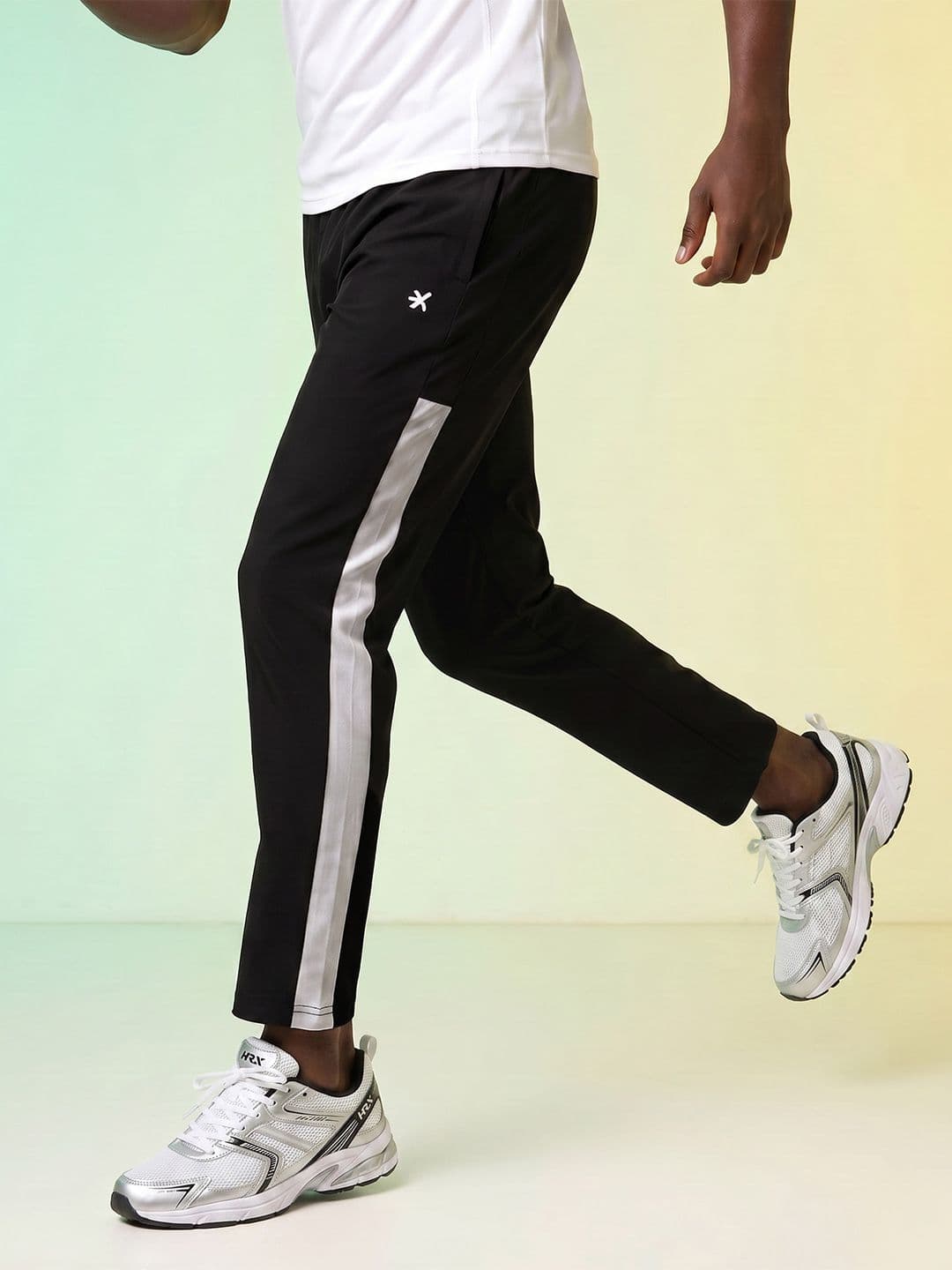 HRX by Hrithik Roshan Men Relaxed Fit Rapid-Dry Training Joggers - view 1