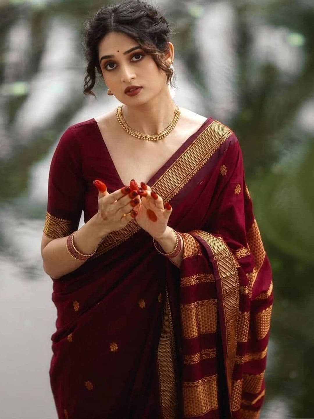 KALINI Woven Design Zari Linen Blend Handloom Banarasi Saree - view 1