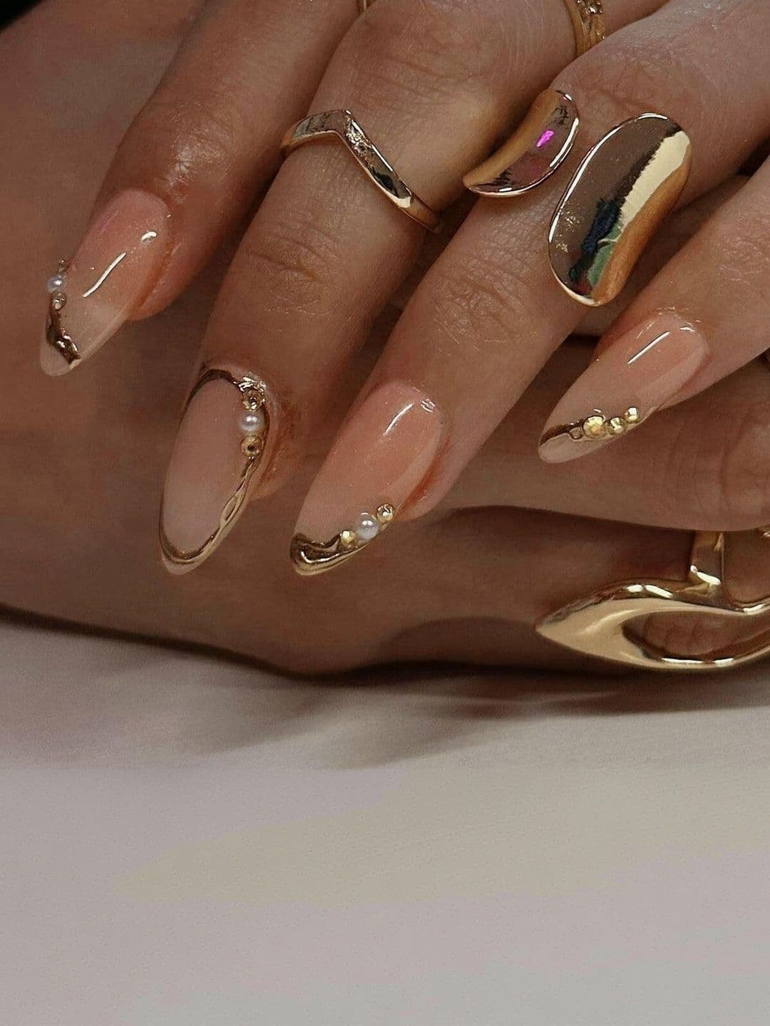 Nakhi Set Of 24 Gold Chrome French Tip Pearls Design Glossy Almond Nails Set -Peach - view 1