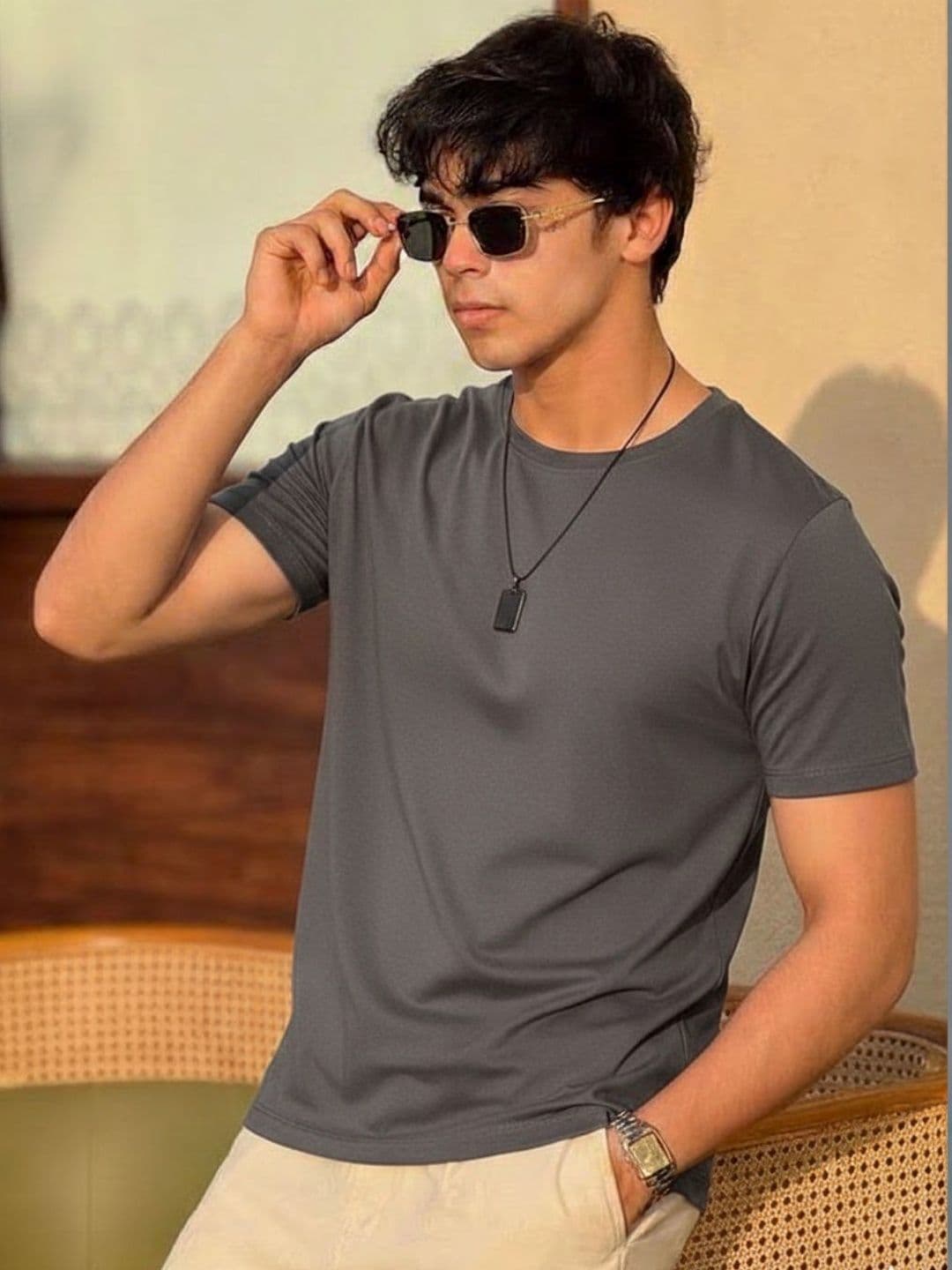 Rigo Men Dark Grey Solid Round Neck Regular Fit Cotton T-shirt - view 1