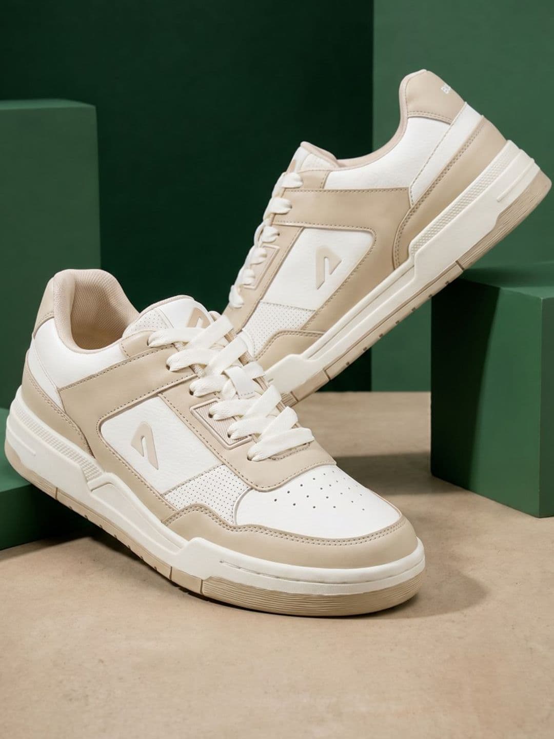 BOLDFIT Men White Turtledove Dripbloc Sneakers Shoes - view 1