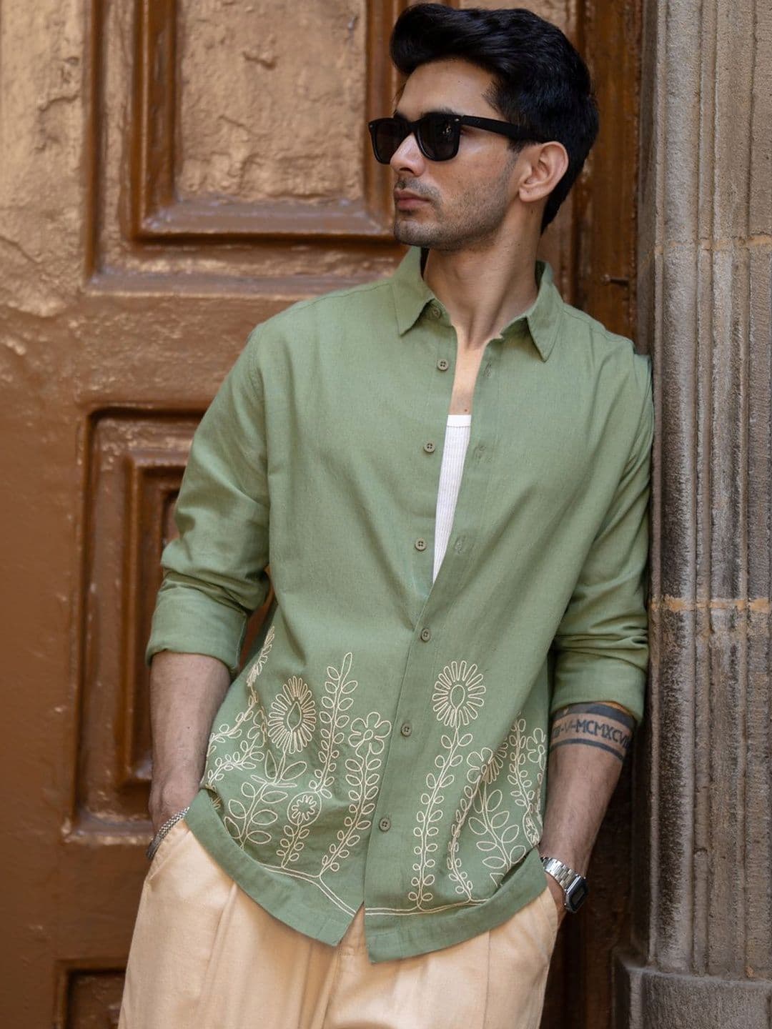 Powerlook Men Embroidered Spread Collar Long Sleeves Lightweight Shirt - view 1