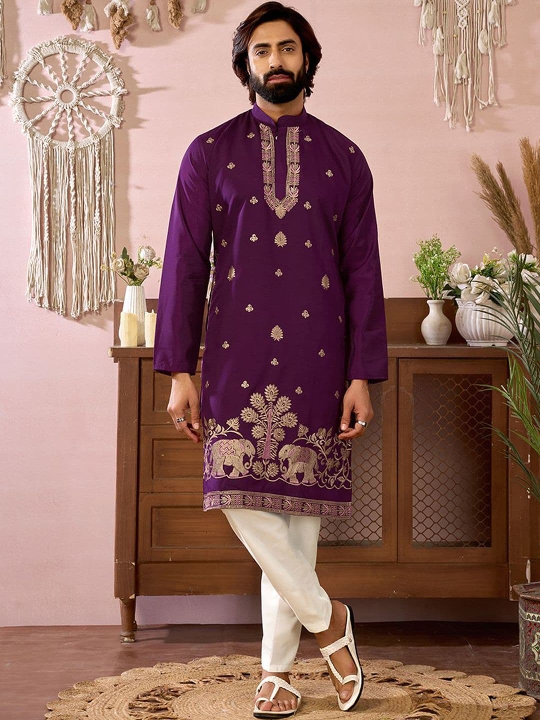 House of Pataudi Embroidered Cotton Mandarin Collar Knee Length Straight Kurta - view 1