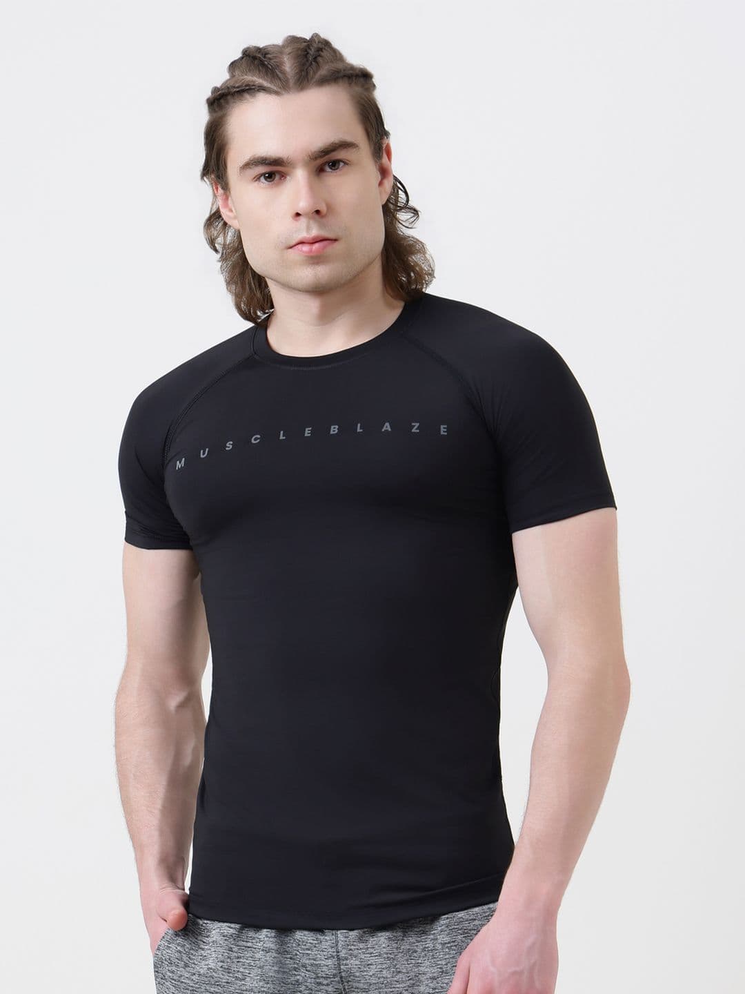 MuscleBlaze Men Raglan Sleeves Compression Sports T-shirt - view 1