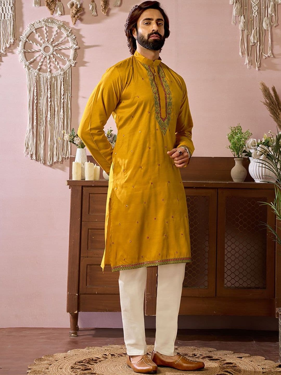 House of Pataudi Embroidered Cotton Mandarin Collar Knee Length Straight Kurta - view 1
