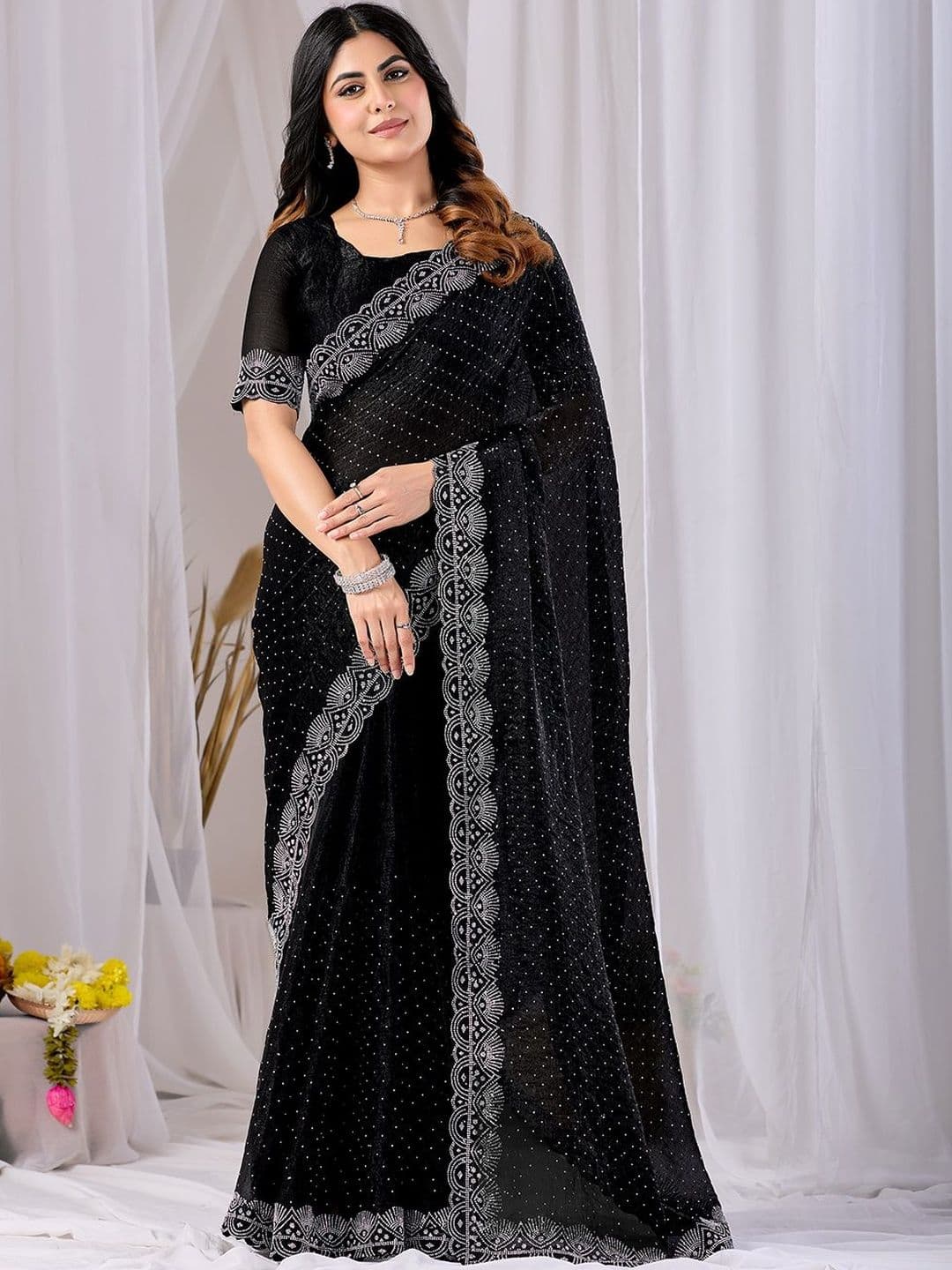 Gownwala Floral Embellished Sequinned Heavy Work Chanderi Saree - view 1
