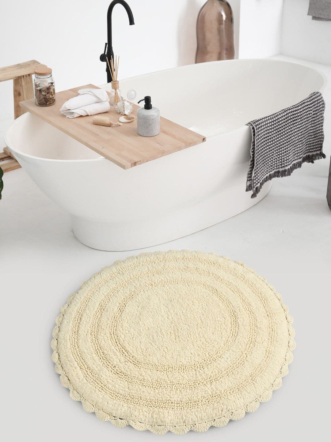 SASHAA WORLD Cream 2000 GSM Anti-Skid Round Bath Rug - view 1