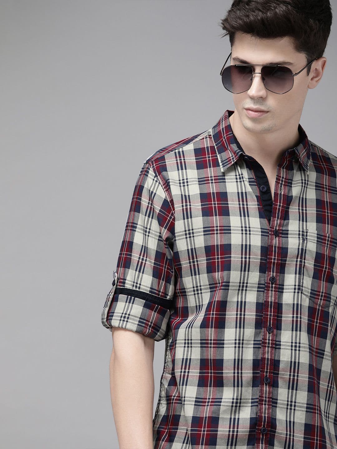 Roadster Men Grey & Navy Blue Regular Fit Checked Casual Shirt - view 1