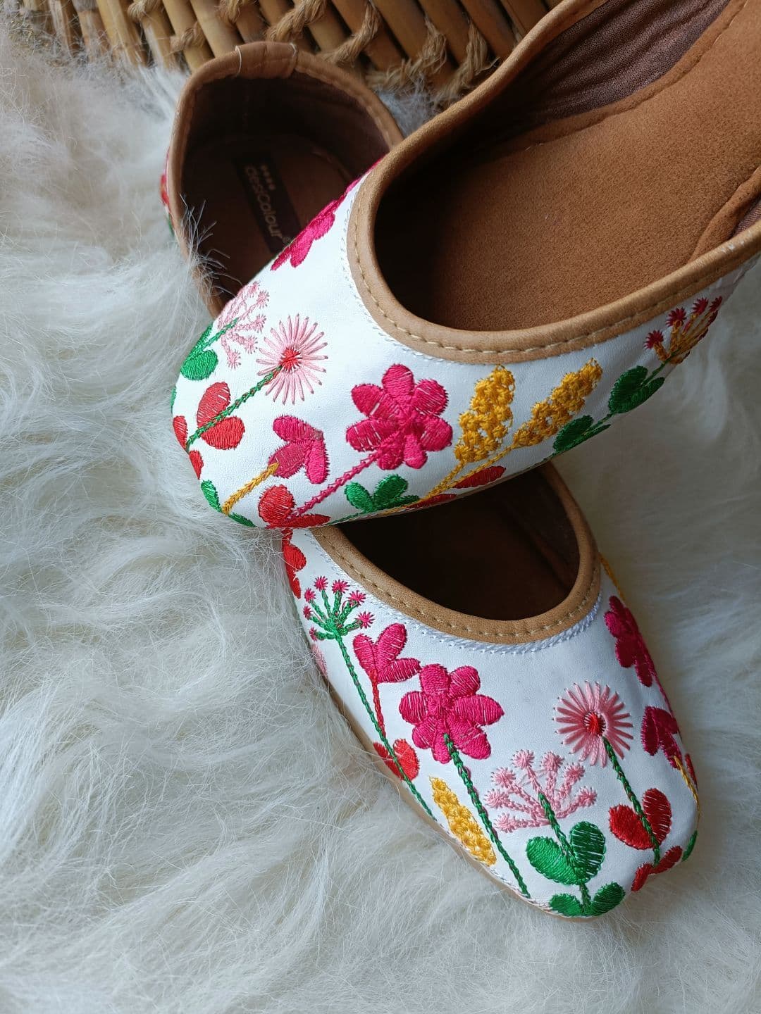 DESI COLOUR Women Embroidered Ethnic Mojaris - view 1