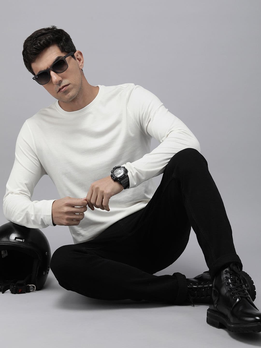 The Roadster Lifestyle Co. Men Pure Cotton Solid Round Neck T-shirt - view 1