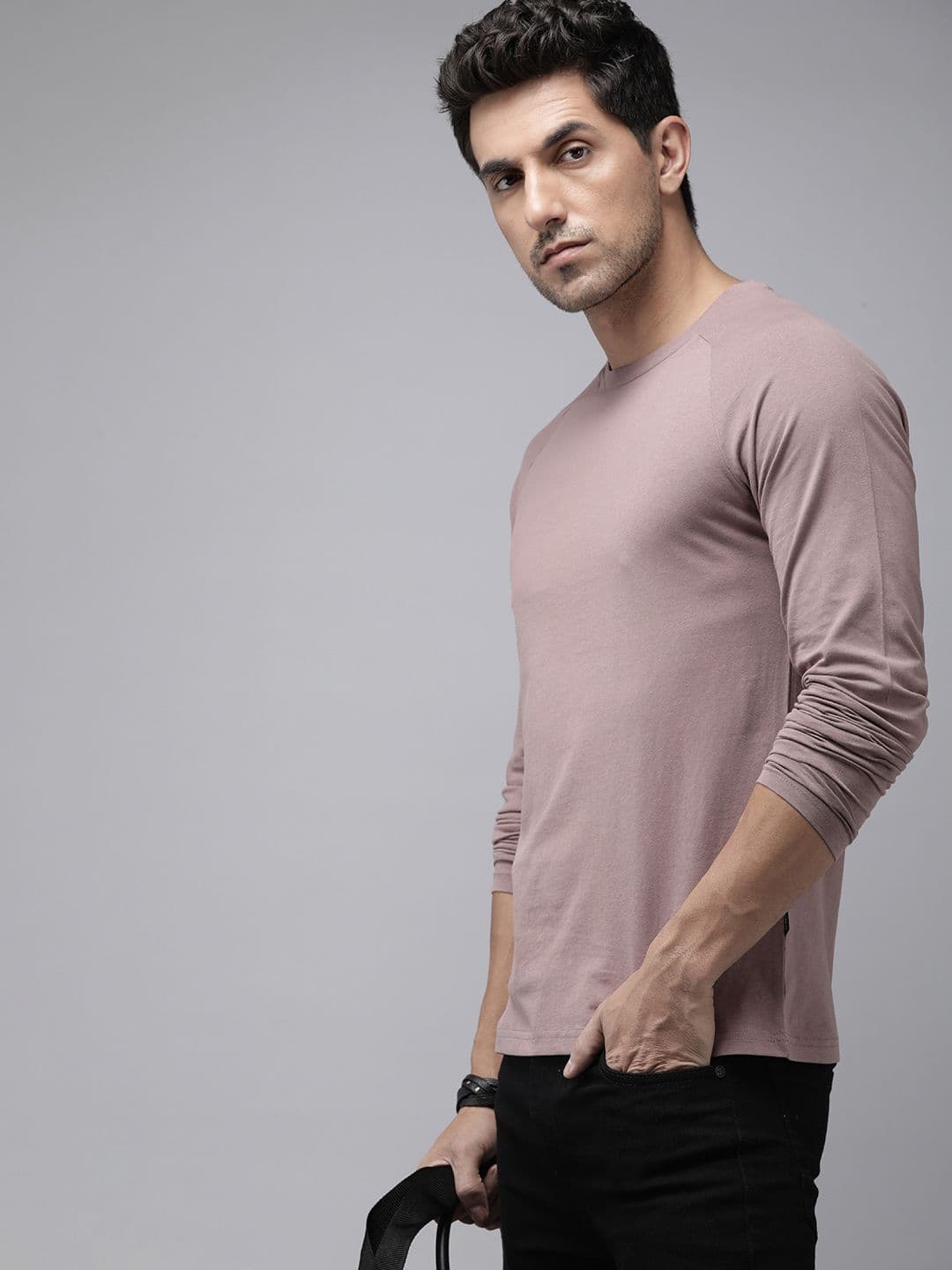 The Roadster Lifestyle Co. Men Pure Cotton Solid Raglan Sleeves T-shirt - view 1