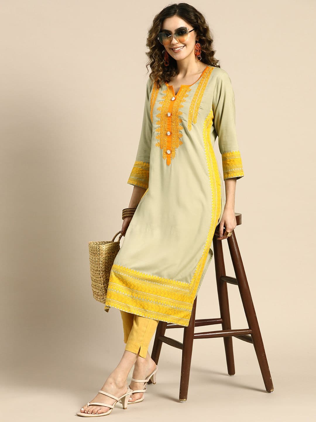 Sangria Women Ethnic Motifs Embroidered Thread Work Kurta - view 1
